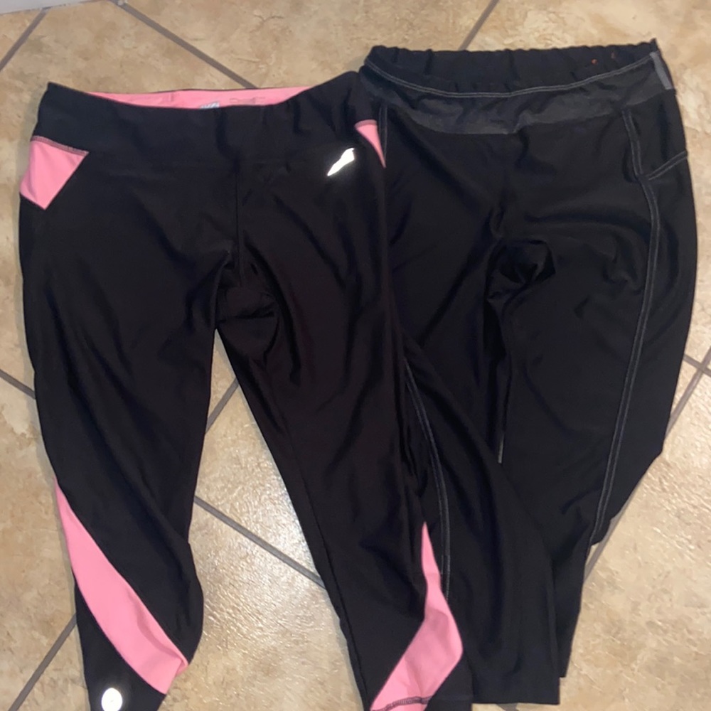 Set of 2 cropped workout leggings
